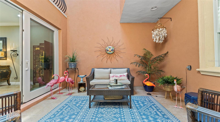 Tampa, Florida 33609, 3 Bedroom Bedrooms, ,2 Bathroombathrooms,Residential,For Sale,Dale,0,Mfrtb8523526