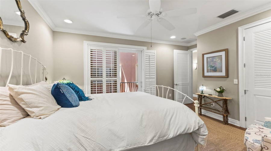 Tampa, Florida 33609, 3 Bedroom Bedrooms, ,2 Bathroombathrooms,Residential,For Sale,Dale,0,Mfrtb8523526