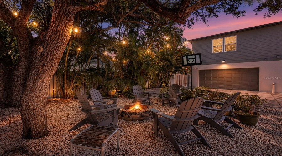 Tampa, Florida 33609, 3 Bedroom Bedrooms, ,2 Bathroombathrooms,Residential,For Sale,Dale,0,Mfrtb8523526