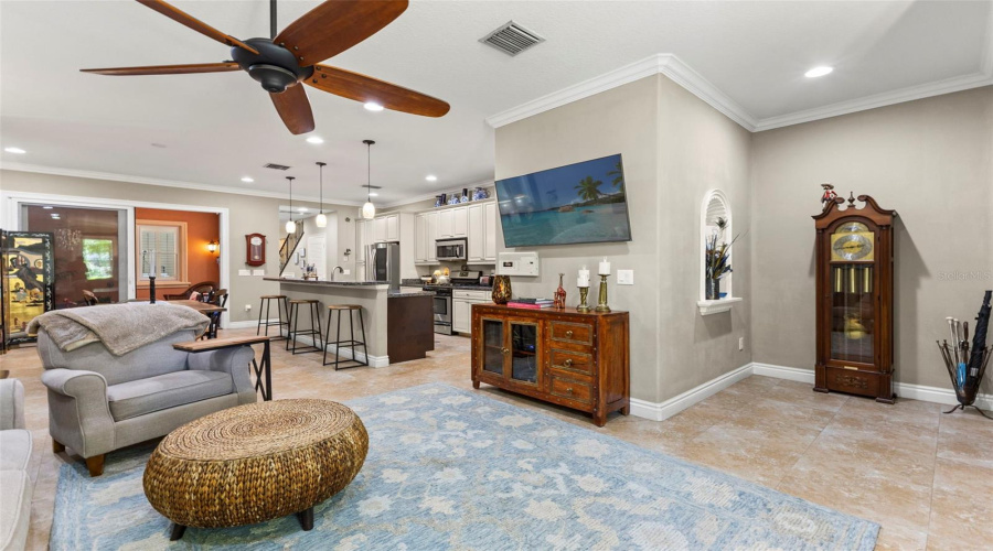 Tampa, Florida 33609, 3 Bedroom Bedrooms, ,2 Bathroombathrooms,Residential,For Sale,Dale,0,Mfrtb8523526