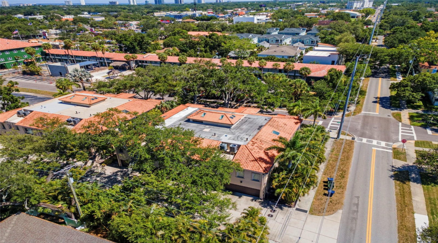 Tampa, Florida 33609, 3 Bedroom Bedrooms, ,2 Bathroombathrooms,Residential,For Sale,Dale,0,Mfrtb8523526