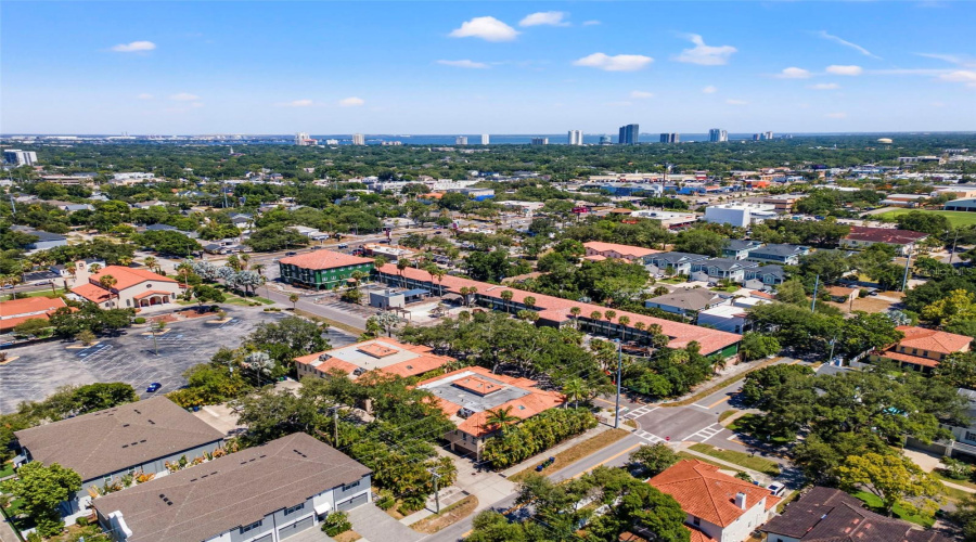 Tampa, Florida 33609, 3 Bedroom Bedrooms, ,2 Bathroombathrooms,Residential,For Sale,Dale,0,Mfrtb8523526
