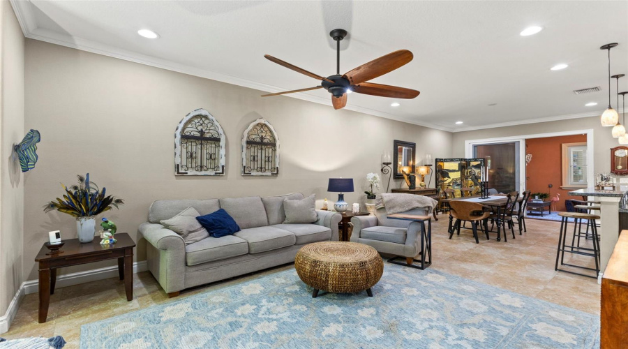 Tampa, Florida 33609, 3 Bedroom Bedrooms, ,2 Bathroombathrooms,Residential,For Sale,Dale,0,Mfrtb8523526