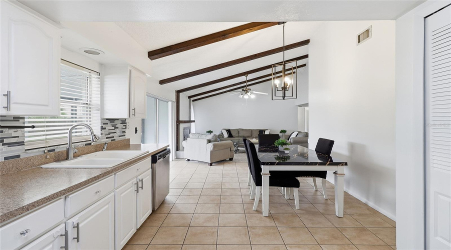 Brandon, Florida 33511, 3 Bedroom Bedrooms, ,2 Bathroombathrooms,Residential,For Sale,Centerwood,0,Mfrp4938864