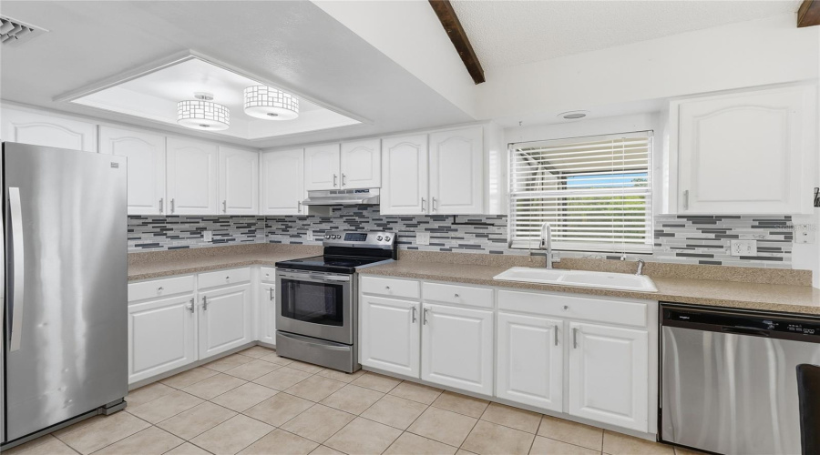 Brandon, Florida 33511, 3 Bedroom Bedrooms, ,2 Bathroombathrooms,Residential,For Sale,Centerwood,0,Mfrp4938864