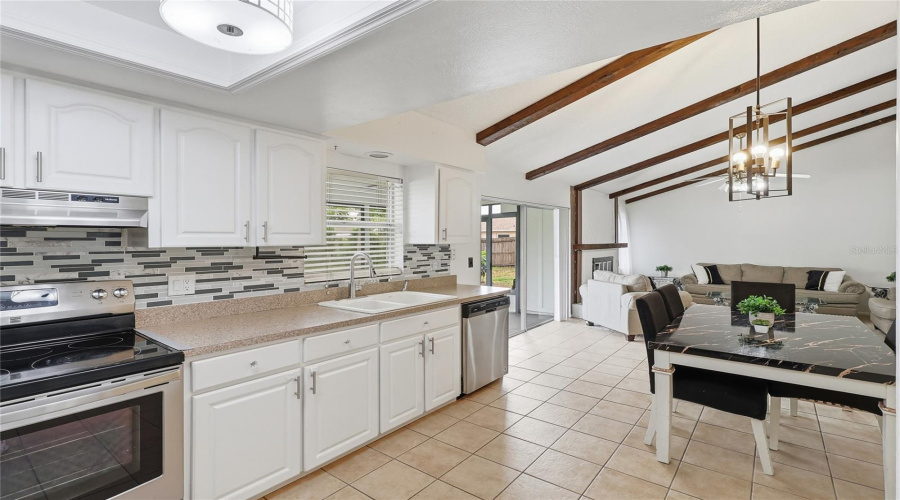 Brandon, Florida 33511, 3 Bedroom Bedrooms, ,2 Bathroombathrooms,Residential,For Sale,Centerwood,0,Mfrp4938864