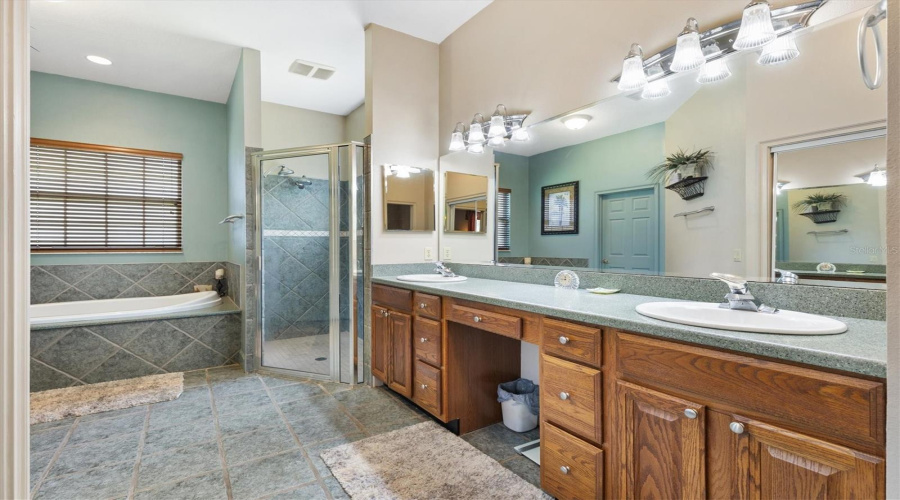 Fruitland Park, Florida 34731, 4 Bedroom Bedrooms, ,3 Bathroombathrooms,Residential,For Sale,Serene,0,Mfrg5116193