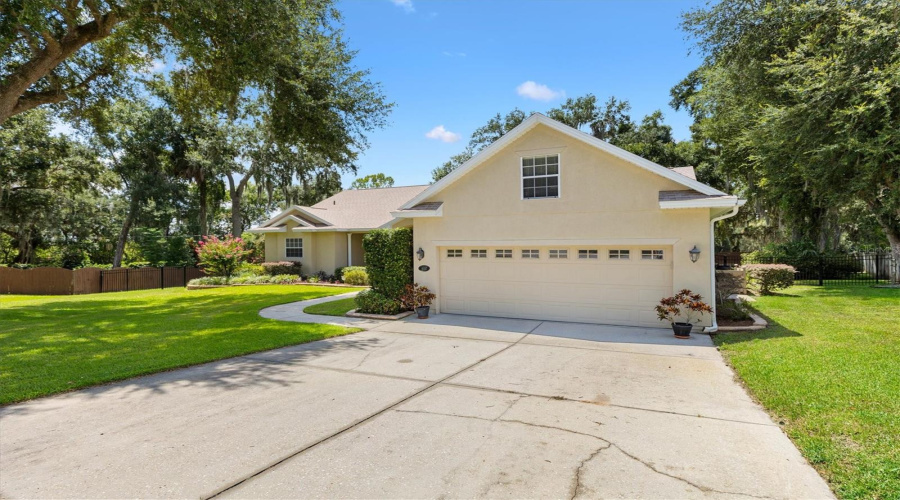 Fruitland Park, Florida 34731, 4 Bedroom Bedrooms, ,3 Bathroombathrooms,Residential,For Sale,Serene,0,Mfrg5116193