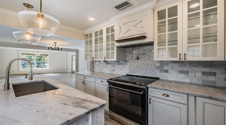 Tampa, Florida 33603, 5 Bedroom Bedrooms, ,3 Bathroombathrooms,Residential,For Sale,Seminole,0,Mfrtb8500224