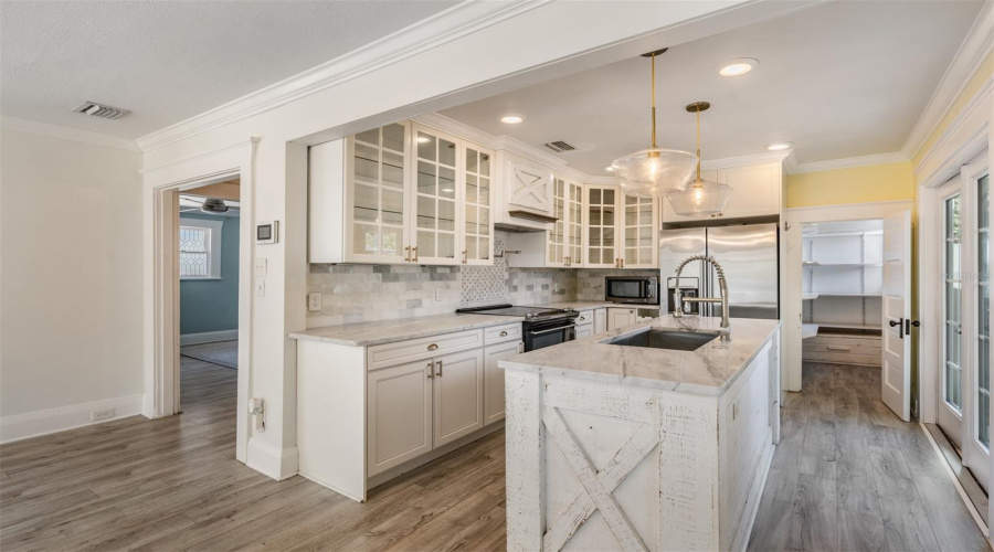 Tampa, Florida 33603, 5 Bedroom Bedrooms, ,3 Bathroombathrooms,Residential,For Sale,Seminole,0,Mfrtb8500224