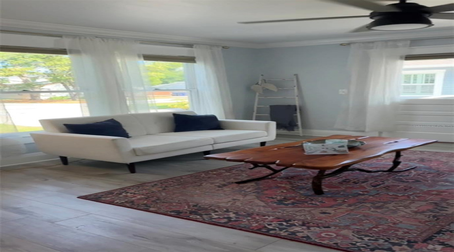 Tampa, Florida 33603, 5 Bedroom Bedrooms, ,3 Bathroombathrooms,Residential,For Sale,Seminole,0,Mfrtb8500224