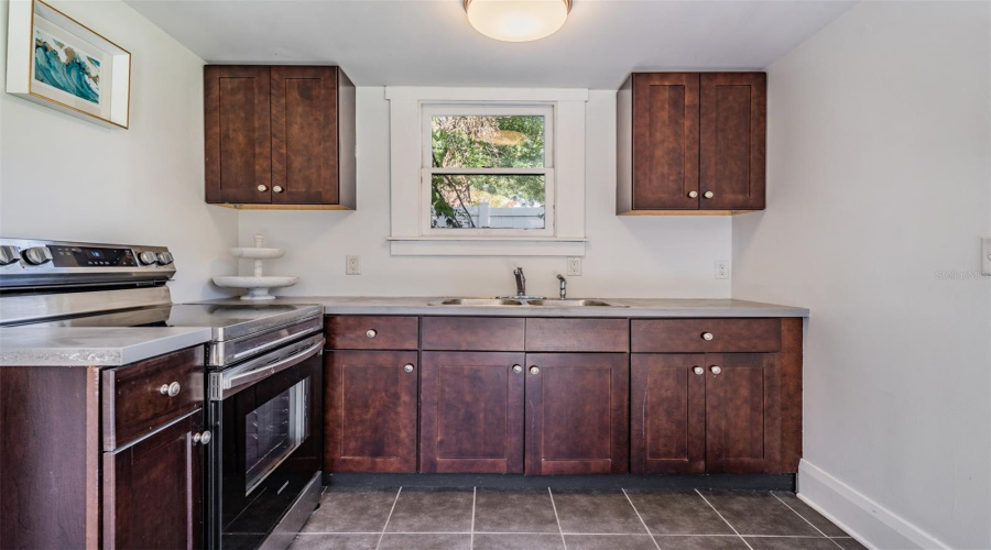 Tampa, Florida 33603, 5 Bedroom Bedrooms, ,3 Bathroombathrooms,Residential,For Sale,Seminole,0,Mfrtb8500224
