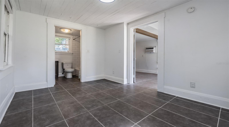 Tampa, Florida 33603, 5 Bedroom Bedrooms, ,3 Bathroombathrooms,Residential,For Sale,Seminole,0,Mfrtb8500224
