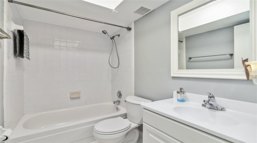 Bathroom 2 With Shower/Tub Combo