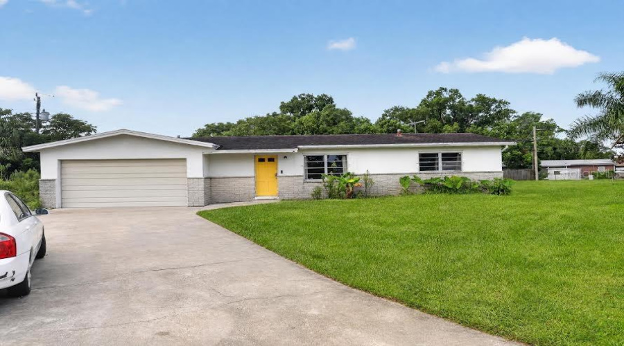 Titusville, Florida 32796, 3 Bedroom Bedrooms, ,2 Bathroombathrooms,Residential,For Sale,Cowan,0,Mfrc7529265