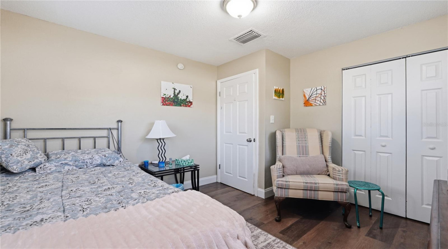 Orlando, Florida 32811, 4 Bedroom Bedrooms, ,2 Bathroombathrooms,Residential,For Sale,Kozart,0,Mfro6418244