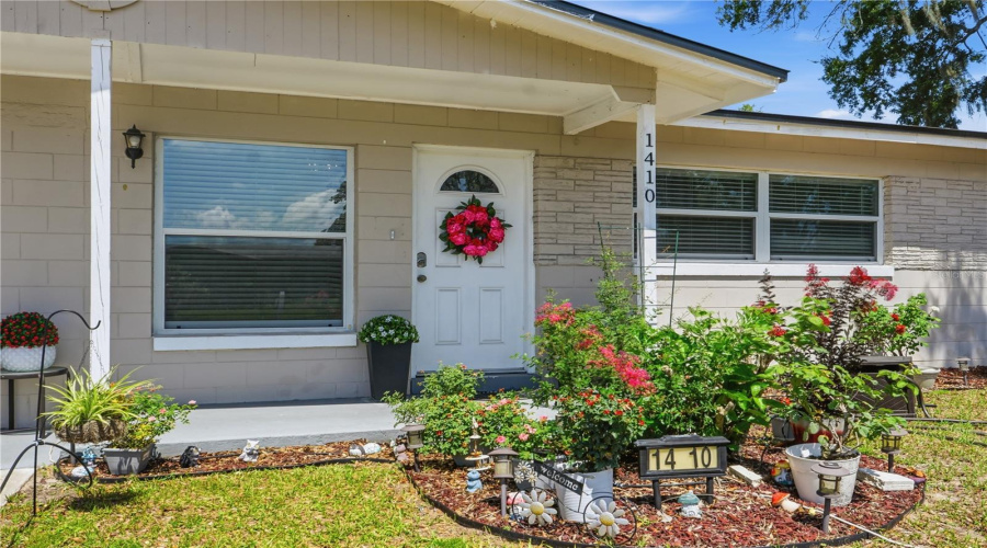 Orlando, Florida 32811, 4 Bedroom Bedrooms, ,2 Bathroombathrooms,Residential,For Sale,Kozart,0,Mfro6418244