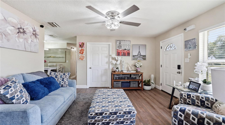 Orlando, Florida 32811, 4 Bedroom Bedrooms, ,2 Bathroombathrooms,Residential,For Sale,Kozart,0,Mfro6418244