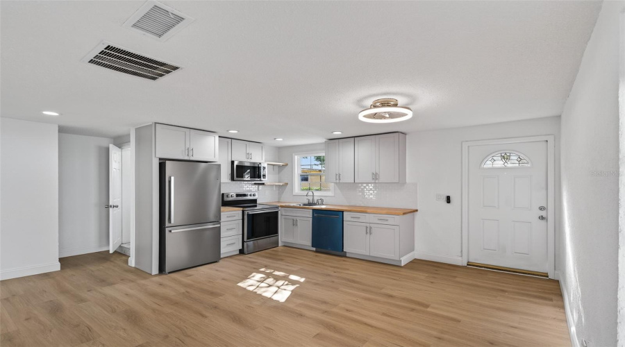 St Petersburg, Florida 33711, 2 Bedroom Bedrooms, ,1 Bathroombathrooms,Residential,For Sale,12Th,0,Mfrtb8535415