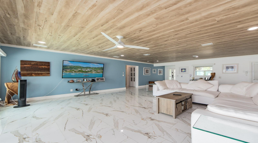 Clearwater, Florida 33755, 3 Bedroom Bedrooms, ,2 Bathroombathrooms,Residential,For Sale,Venetian Point,0,Mfrtb8534227