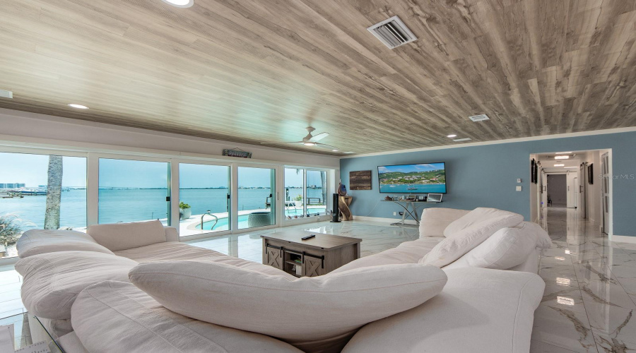 Clearwater, Florida 33755, 3 Bedroom Bedrooms, ,2 Bathroombathrooms,Residential,For Sale,Venetian Point,0,Mfrtb8534227
