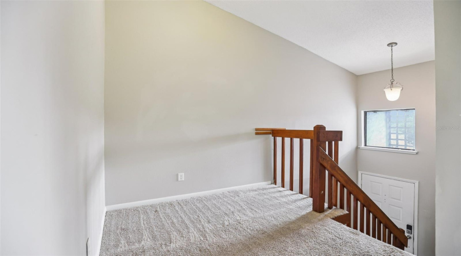 Tampa, Florida 33612, 2 Bedroom Bedrooms, ,2 Bathroombathrooms,Residential,For Sale,Mountain View,0,Mfrtb8452495