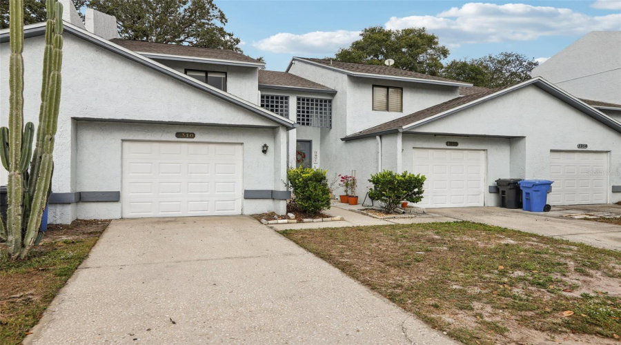 Tampa, Florida 33612, 2 Bedroom Bedrooms, ,2 Bathroombathrooms,Residential,For Sale,Mountain View,0,Mfrtb8452495