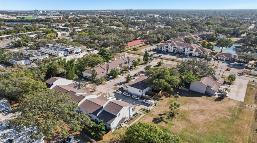 Tampa, Florida 33612, 2 Bedroom Bedrooms, ,2 Bathroombathrooms,Residential,For Sale,Mountain View,0,Mfrtb8452495