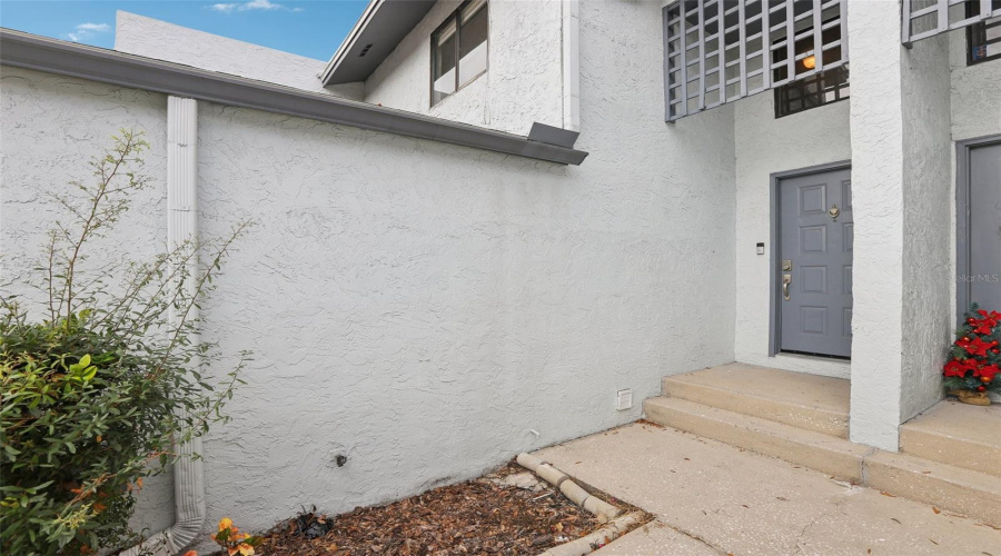 Tampa, Florida 33612, 2 Bedroom Bedrooms, ,2 Bathroombathrooms,Residential,For Sale,Mountain View,0,Mfrtb8452495