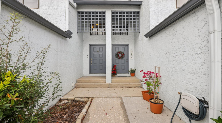 Tampa, Florida 33612, 2 Bedroom Bedrooms, ,2 Bathroombathrooms,Residential,For Sale,Mountain View,0,Mfrtb8452495