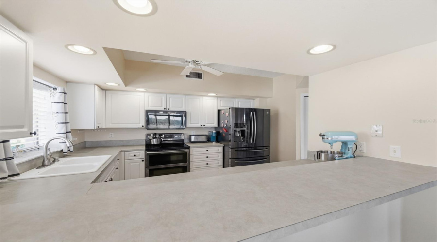 Largo, Florida 33771, 3 Bedroom Bedrooms, ,2 Bathroombathrooms,Residential,For Sale,Country Club,0,Mfrtb8485306