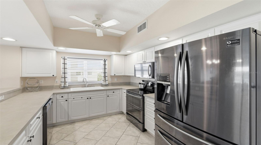 Largo, Florida 33771, 3 Bedroom Bedrooms, ,2 Bathroombathrooms,Residential,For Sale,Country Club,0,Mfrtb8485306