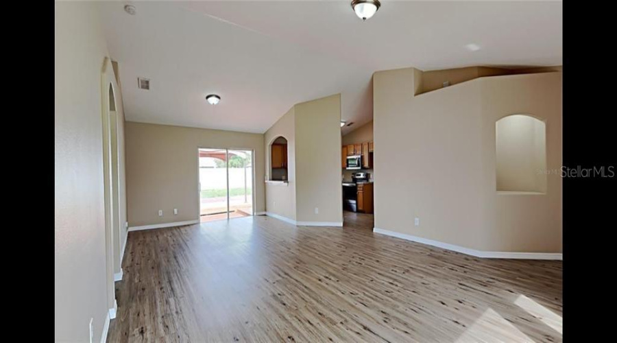 Deltona, Florida 32738, 3 Bedroom Bedrooms, ,2 Bathroombathrooms,Residential,For Sale,Courtland,0,Mfro6408527