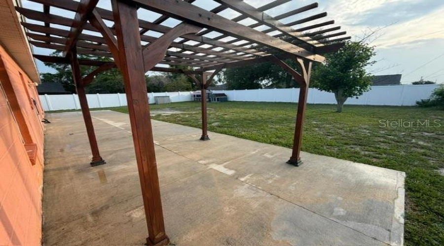 Deltona, Florida 32738, 3 Bedroom Bedrooms, ,2 Bathroombathrooms,Residential,For Sale,Courtland,0,Mfro6408527