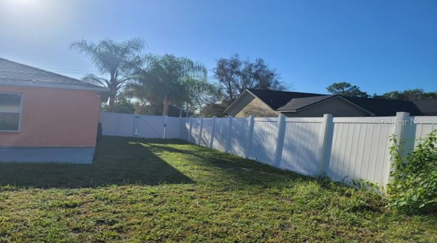 Deltona, Florida 32738, 3 Bedroom Bedrooms, ,2 Bathroombathrooms,Residential,For Sale,Courtland,0,Mfro6408527