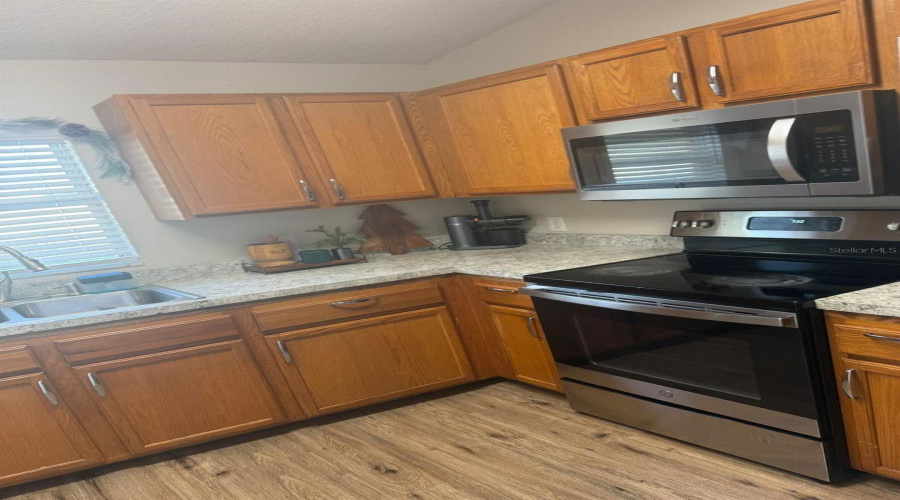 Deltona, Florida 32738, 3 Bedroom Bedrooms, ,2 Bathroombathrooms,Residential,For Sale,Courtland,0,Mfro6408527