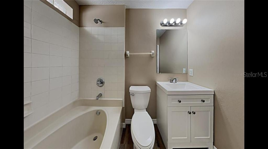 Deltona, Florida 32738, 3 Bedroom Bedrooms, ,2 Bathroombathrooms,Residential,For Sale,Courtland,0,Mfro6408527