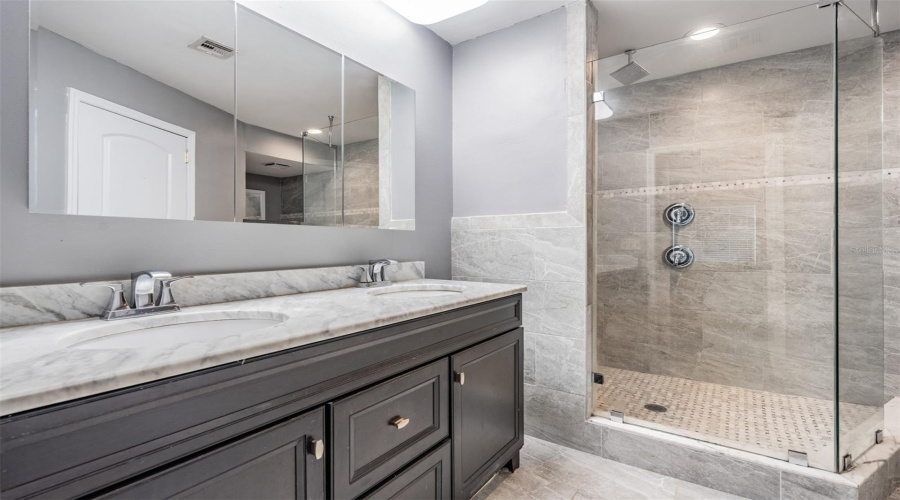 Dunedin, Florida 34698, 2 Bedroom Bedrooms, ,2 Bathroombathrooms,Residential,For Sale,Drake,0,Mfrtb8492226