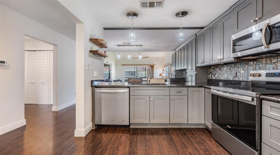 Dunedin, Florida 34698, 2 Bedroom Bedrooms, ,2 Bathroombathrooms,Residential,For Sale,Drake,0,Mfrtb8492226