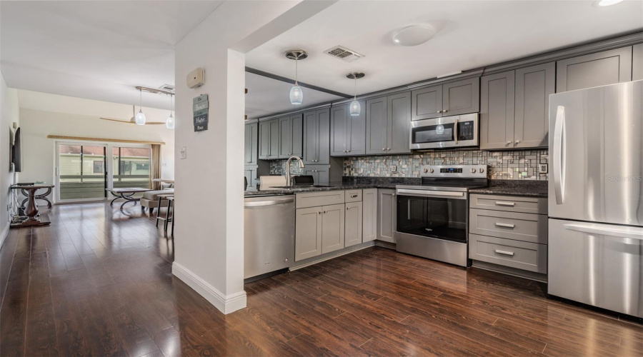 Dunedin, Florida 34698, 2 Bedroom Bedrooms, ,2 Bathroombathrooms,Residential,For Sale,Drake,0,Mfrtb8492226