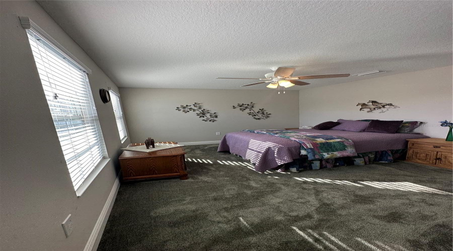 Tampa, Florida 33607, 4 Bedroom Bedrooms, ,2 Bathroombathrooms,Residential,For Sale,Walnut,0,Mfro6427775