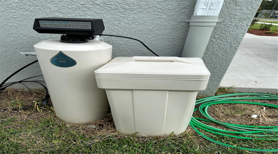 Tampa, Florida 33607, 4 Bedroom Bedrooms, ,2 Bathroombathrooms,Residential,For Sale,Walnut,0,Mfro6427775