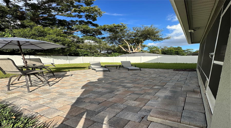Tampa, Florida 33607, 4 Bedroom Bedrooms, ,2 Bathroombathrooms,Residential,For Sale,Walnut,0,Mfro6427775