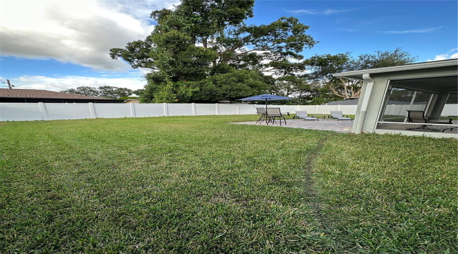 Tampa, Florida 33607, 4 Bedroom Bedrooms, ,2 Bathroombathrooms,Residential,For Sale,Walnut,0,Mfro6427775