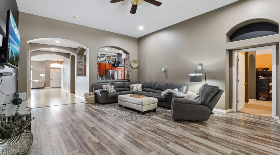 Apopka, Florida 32703, 4 Bedroom Bedrooms, ,2 Bathroombathrooms,Residential,For Sale,Golden Ivy,0,Mfro6429550