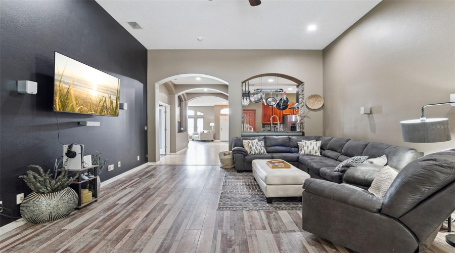 Apopka, Florida 32703, 4 Bedroom Bedrooms, ,2 Bathroombathrooms,Residential,For Sale,Golden Ivy,0,Mfro6429550
