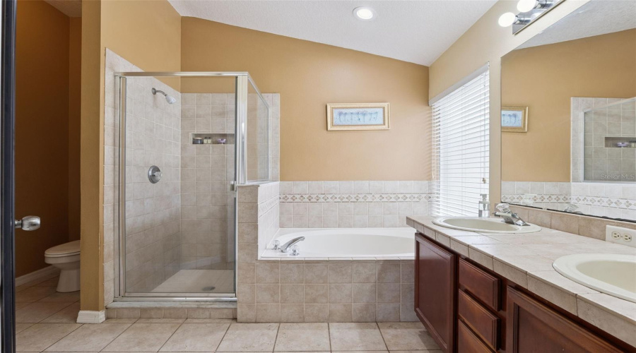 Apopka, Florida 32703, 4 Bedroom Bedrooms, ,2 Bathroombathrooms,Residential,For Sale,Golden Ivy,0,Mfro6429550