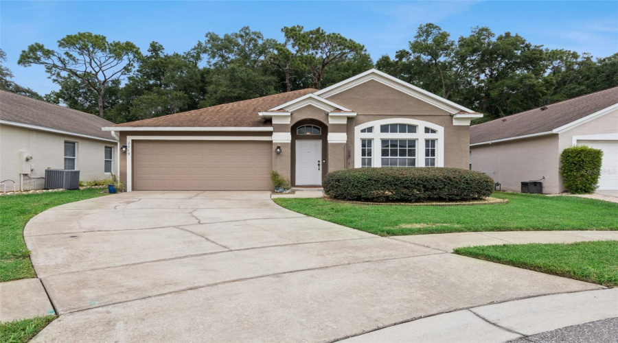 Apopka, Florida 32703, 4 Bedroom Bedrooms, ,2 Bathroombathrooms,Residential,For Sale,Golden Ivy,0,Mfro6429550