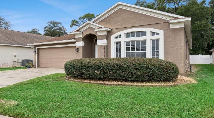 Apopka, Florida 32703, 4 Bedroom Bedrooms, ,2 Bathroombathrooms,Residential,For Sale,Golden Ivy,0,Mfro6429550