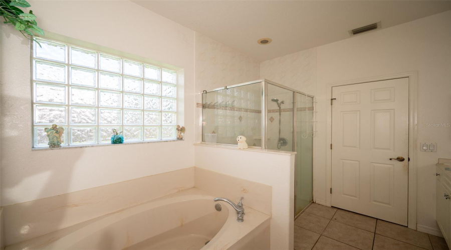 Melbourne, Florida 32901, 4 Bedroom Bedrooms, ,3 Bathroombathrooms,Residential,For Sale,Forest Creek,0,Mfro6429808